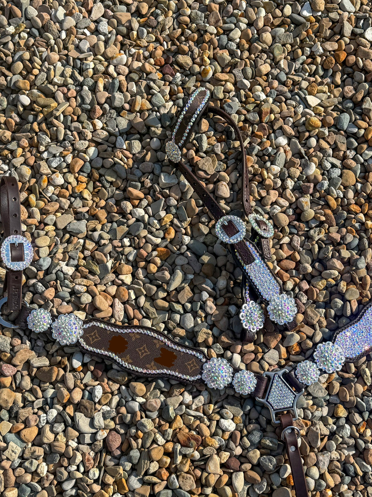 Designer/Ice Premium Tack Set