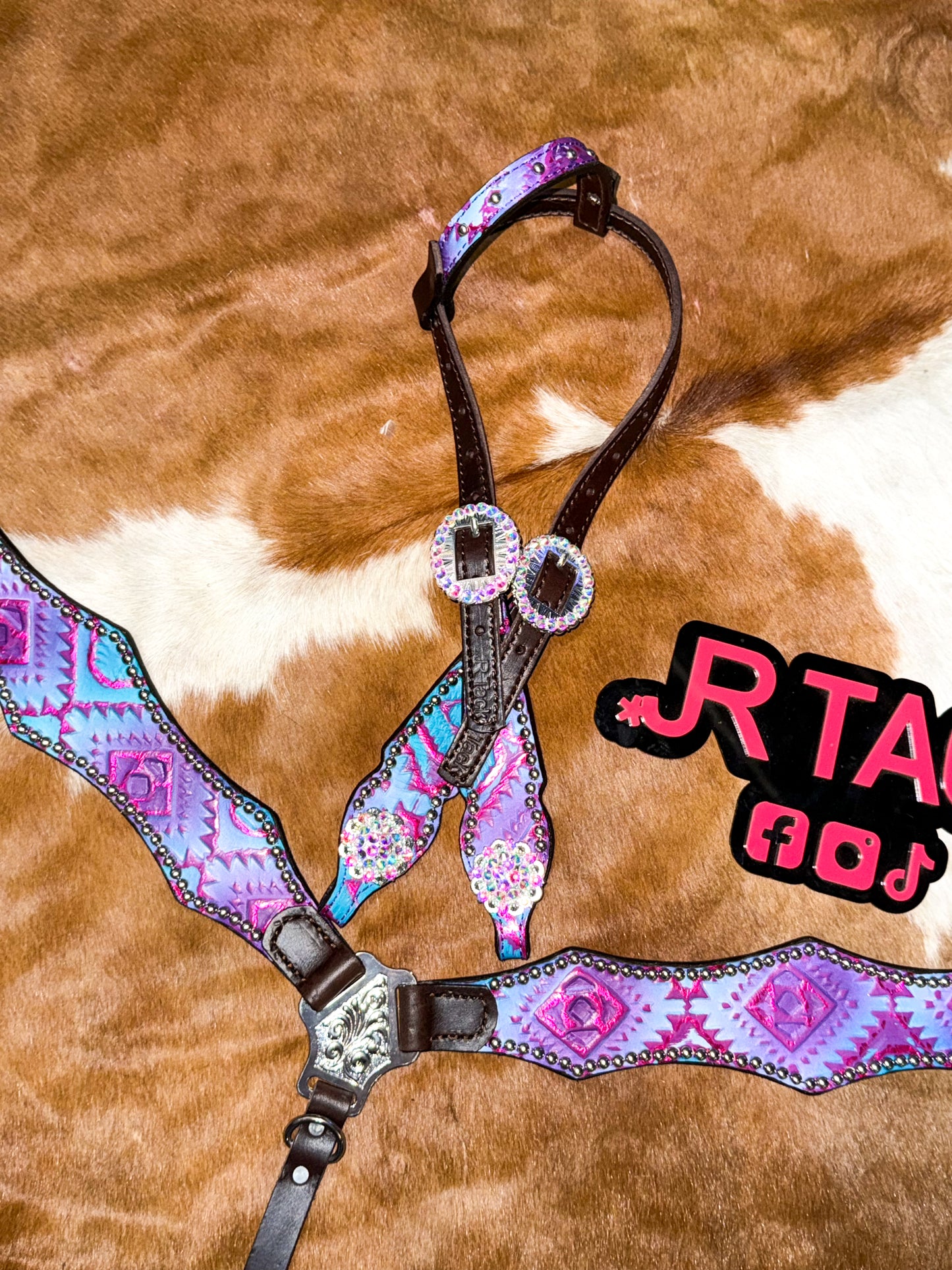 Cotton Candy Aztec Economy Line Tack Set